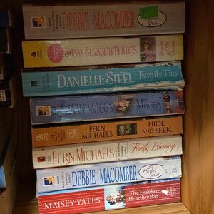 Unlisted BOOKS 📚📔📗📙📘📕